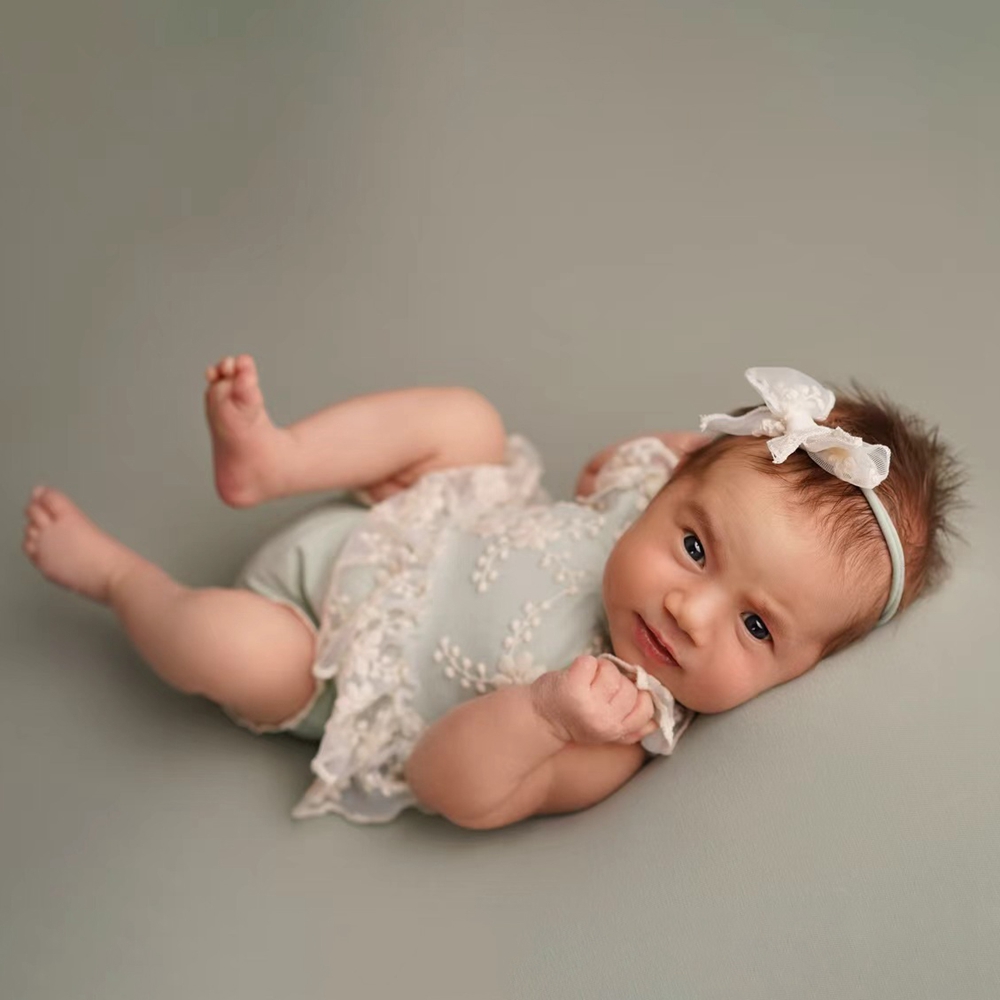 Tutina in Pizzo Verde Pastello - Newborn Baby Girl Romper Floral recensione e prezzo